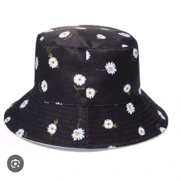 Alice + Olivia Daisy and White Reversible Bucket Hat s-l400.jpg main image 4
